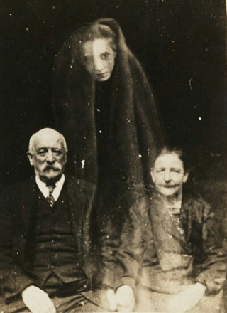 Illustration for article titled Creepy Bizarre Victorian Post-Mortem Photography and Vintage Insanity